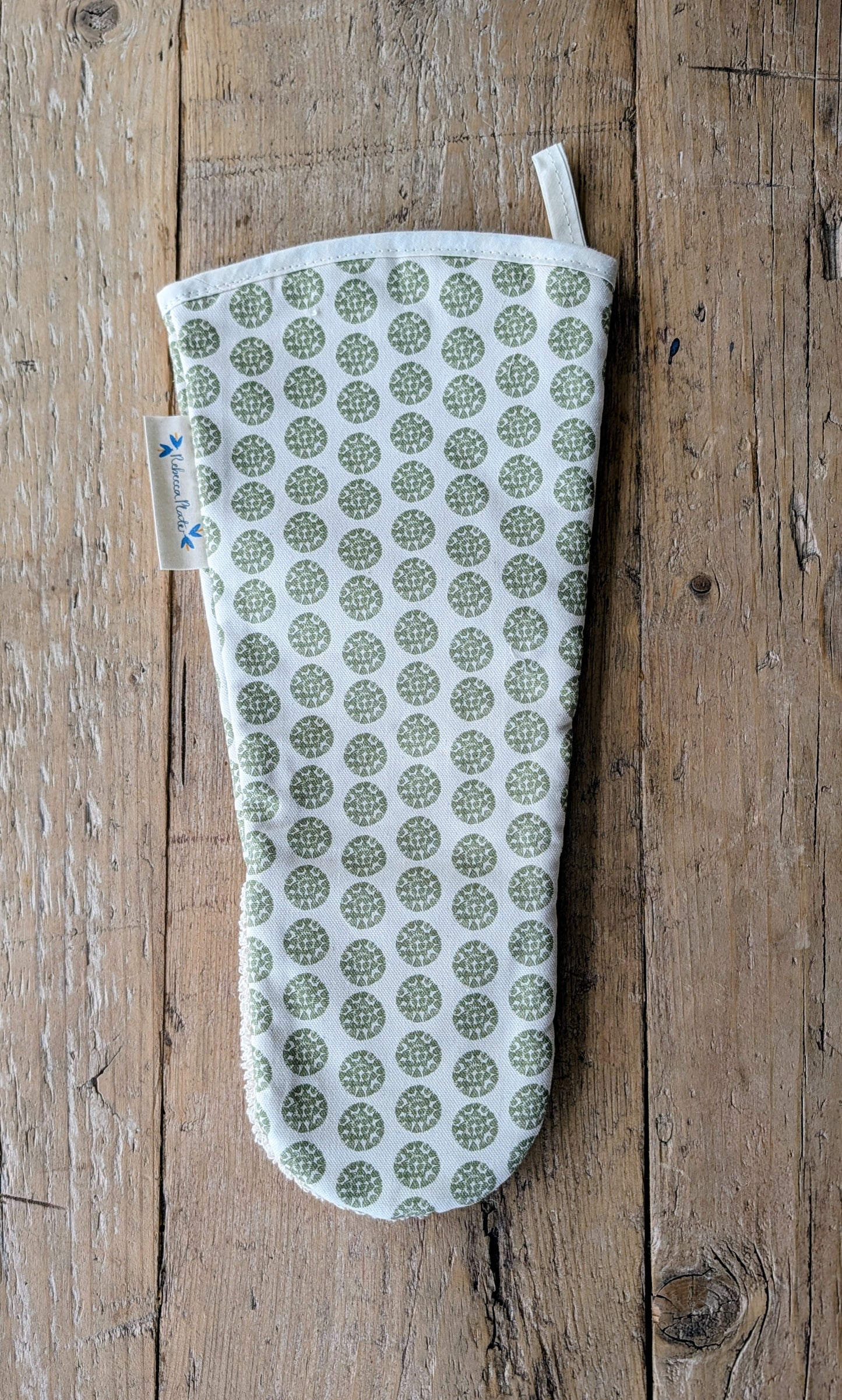 Organic Gauntlet Oven Glove - Machair Clock Moss Green