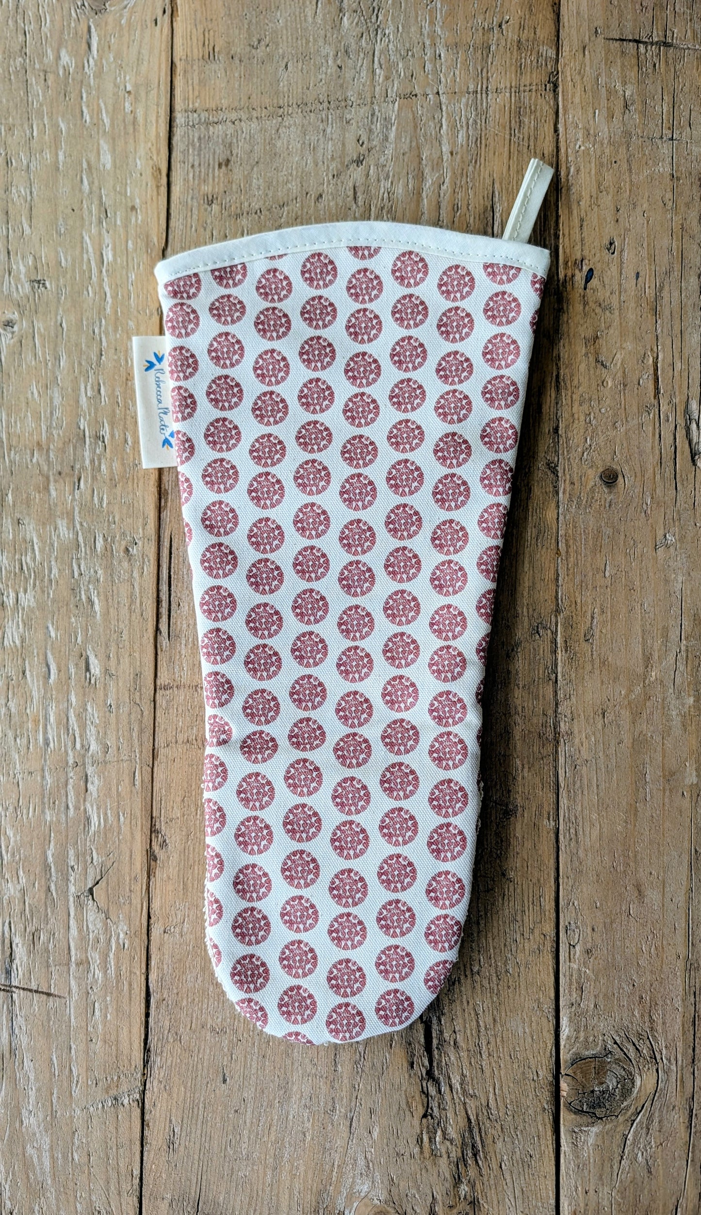 Organic Gauntlet Oven Glove - Machair Clock Red