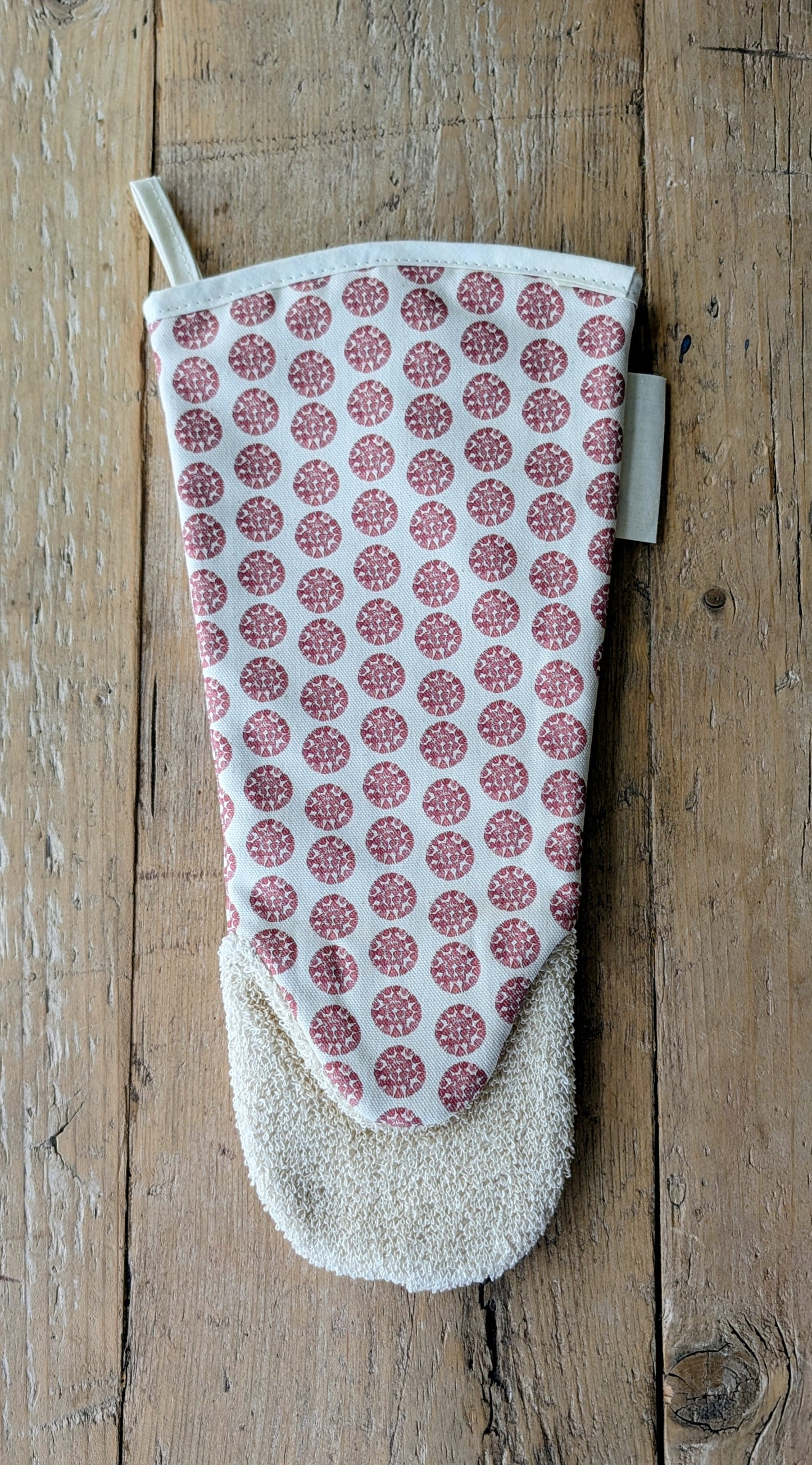 Organic Gauntlet Oven Glove - Machair Clock Red
