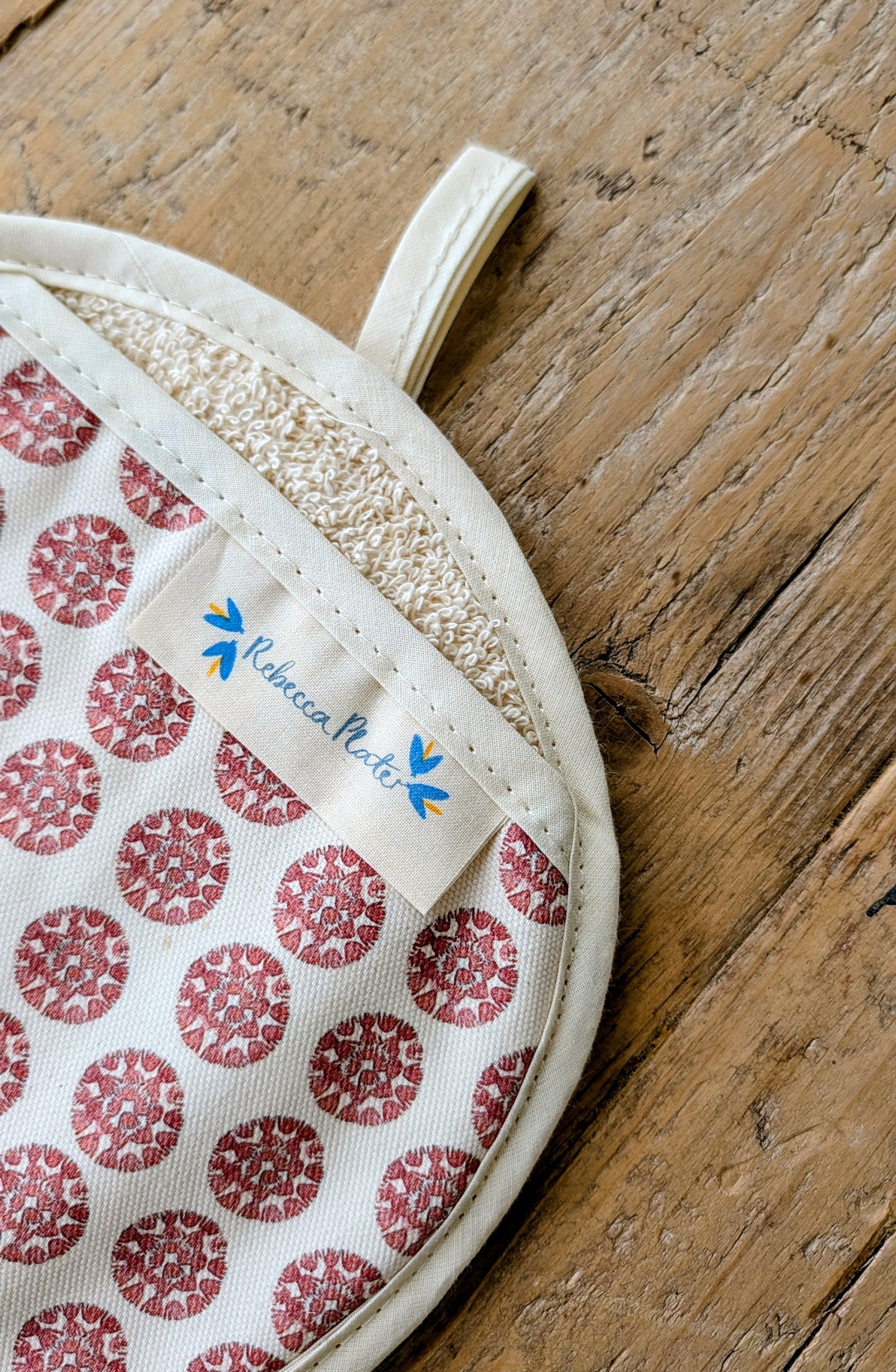 Organic Pot Grab and Oven Mitt - Machair Clock Red